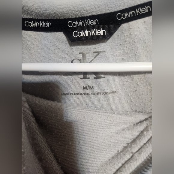 Calvin Klein gray pullover fleece sweater size medium - Picture 4 of 6